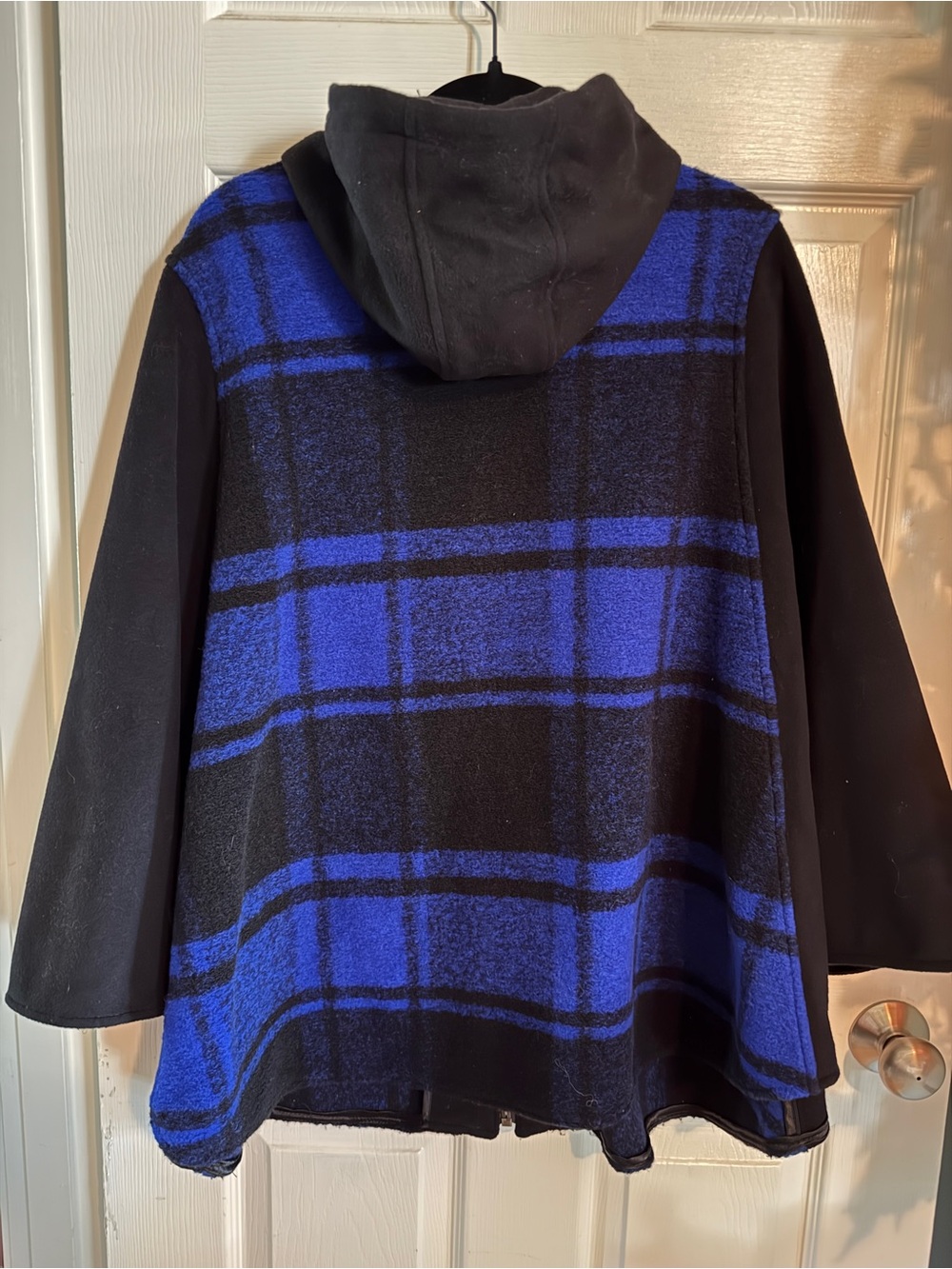 Pendleton Wool-Blend Black & Royal Blue Plaid Hooded Zip Cape - Picture 6 of 9